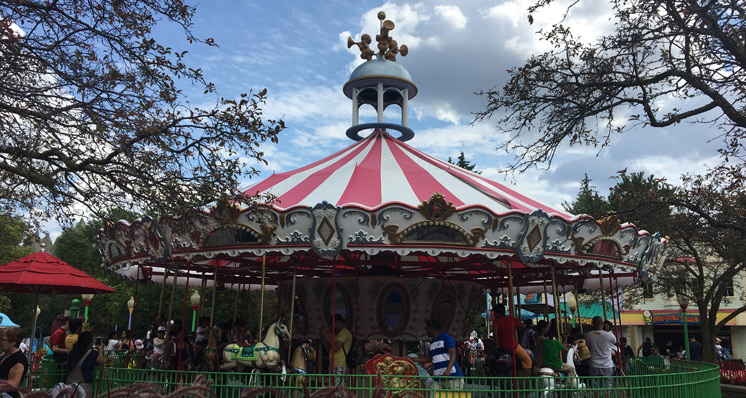 Canada's Wonderland - Character Carrousel